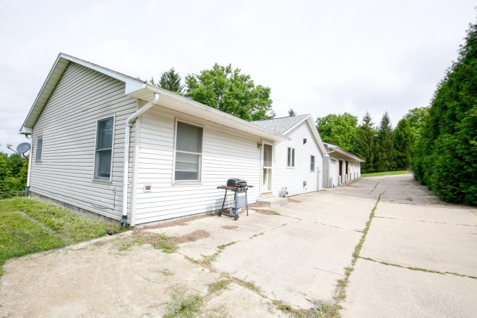 910 Stoney Point, DIXON, Illinois 61021, 4 Bedrooms Bedrooms, ,2 BathroomsBathrooms,House,For Sale,Stoney Point,202603920