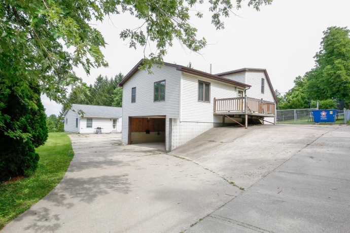 910 Stoney Point, DIXON, Illinois 61021, 4 Bedrooms Bedrooms, ,2 BathroomsBathrooms,House,For Sale,Stoney Point,202603920