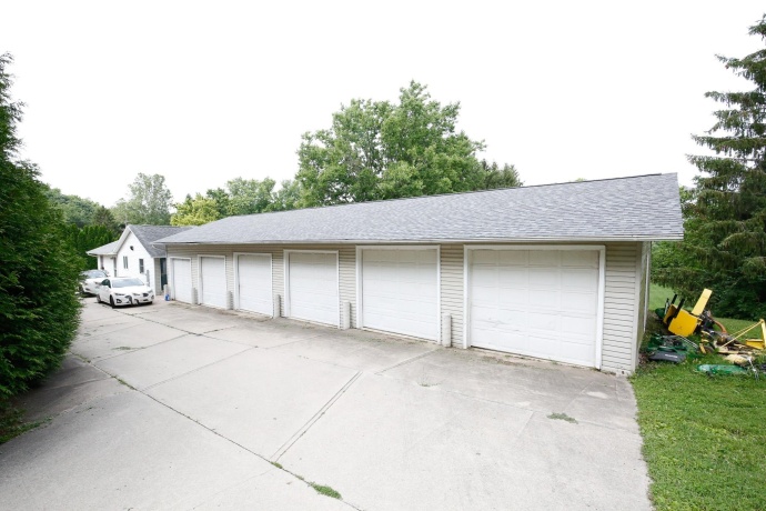 910 Stoney Point, DIXON, Illinois 61021, 4 Bedrooms Bedrooms, ,2 BathroomsBathrooms,House,For Sale,Stoney Point,202603920