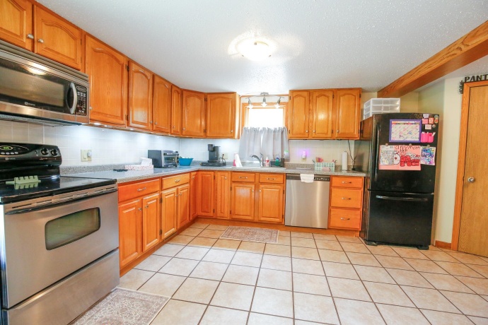 910 Stoney Point, DIXON, Illinois 61021, 4 Bedrooms Bedrooms, ,2 BathroomsBathrooms,House,For Sale,Stoney Point,202603920