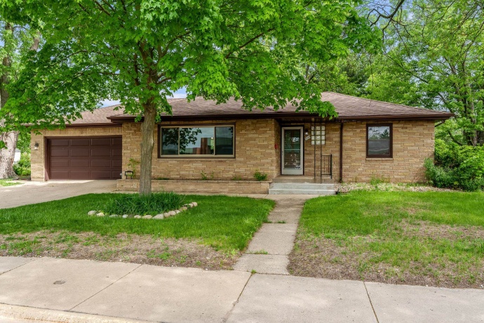 526 RIVERSIDE, LOVES PARK, Illinois 61111, 2 Bedrooms Bedrooms, ,1 BathroomBathrooms,House,For Sale,RIVERSIDE,202603925