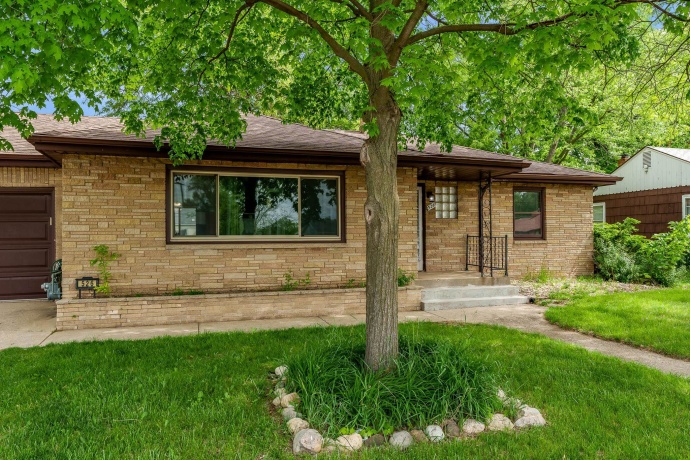 526 RIVERSIDE, LOVES PARK, Illinois 61111, 2 Bedrooms Bedrooms, ,1 BathroomBathrooms,House,For Sale,RIVERSIDE,202603925