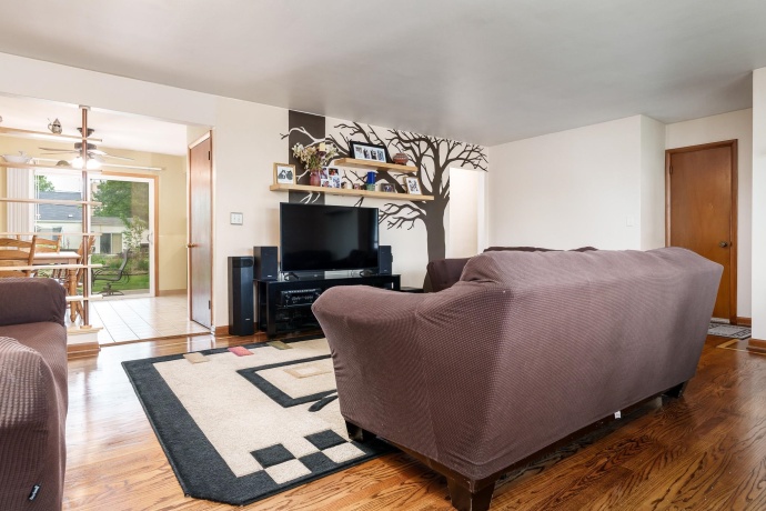 526 RIVERSIDE, LOVES PARK, Illinois 61111, 2 Bedrooms Bedrooms, ,1 BathroomBathrooms,House,For Sale,RIVERSIDE,202603925