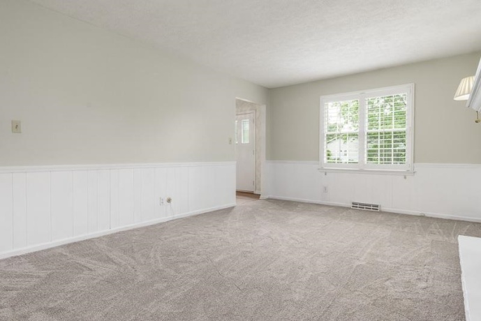 5792 HADDON, ROCKFORD, Illinois 61114, 4 Bedrooms Bedrooms, ,2 BathroomsBathrooms,House,For Sale,HADDON,202603927