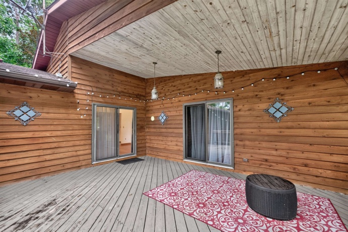 1006 White Pine, DIXON, Illinois 61021, 3 Bedrooms Bedrooms, ,2 BathroomsBathrooms,House,For Sale,White Pine,202603930