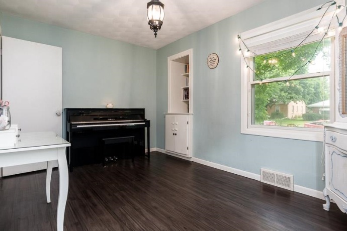 1116 LUTHER, ROCKFORD, Illinois 61107, 3 Bedrooms Bedrooms, ,1 BathroomBathrooms,House,For Sale,LUTHER,202603931