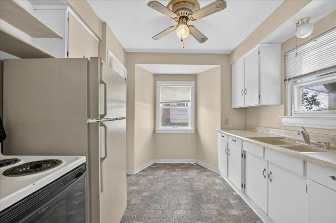 911 21st, ROCKFORD, Illinois 61108, 3 Bedrooms Bedrooms, ,1 BathroomBathrooms,House,For Sale,21st,202603938