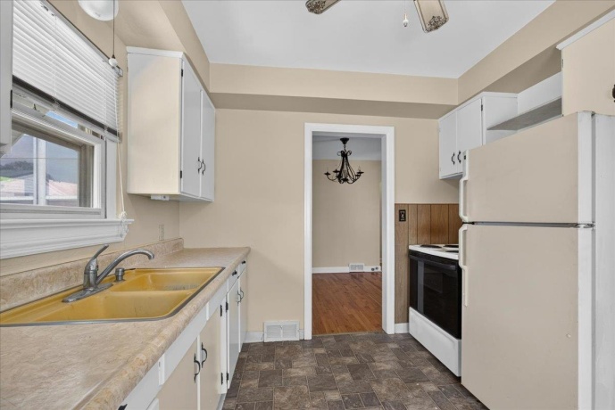 911 21st, ROCKFORD, Illinois 61108, 3 Bedrooms Bedrooms, ,1 BathroomBathrooms,House,For Sale,21st,202603938