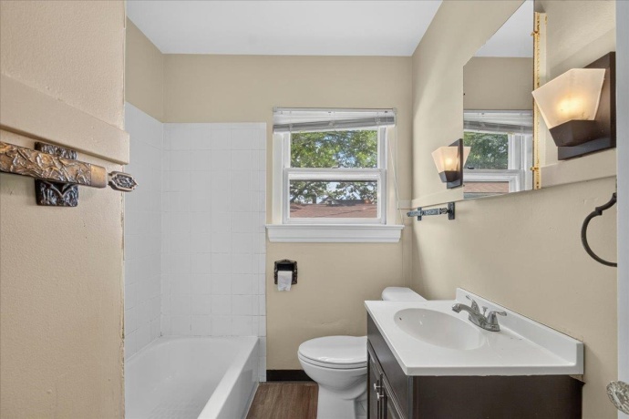 911 21st, ROCKFORD, Illinois 61108, 3 Bedrooms Bedrooms, ,1 BathroomBathrooms,House,For Sale,21st,202603938