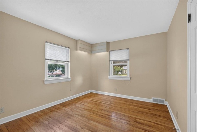 911 21st, ROCKFORD, Illinois 61108, 3 Bedrooms Bedrooms, ,1 BathroomBathrooms,House,For Sale,21st,202603938