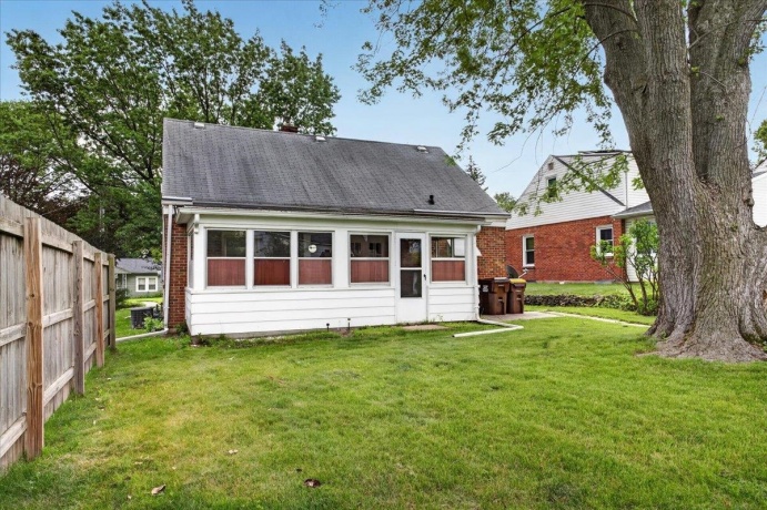 911 21st, ROCKFORD, Illinois 61108, 3 Bedrooms Bedrooms, ,1 BathroomBathrooms,House,For Sale,21st,202603938
