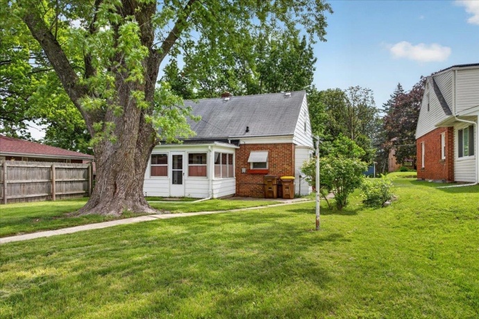 911 21st, ROCKFORD, Illinois 61108, 3 Bedrooms Bedrooms, ,1 BathroomBathrooms,House,For Sale,21st,202603938
