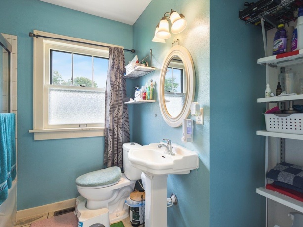 1247 Logan, FREEPORT, Illinois 61032, 4 Bedrooms Bedrooms, ,2 BathroomsBathrooms,House,For Sale,Logan,202603939
