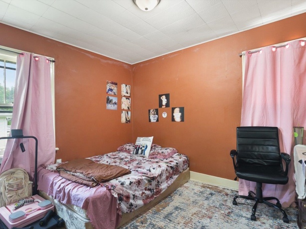 1247 Logan, FREEPORT, Illinois 61032, 4 Bedrooms Bedrooms, ,2 BathroomsBathrooms,House,For Sale,Logan,202603939