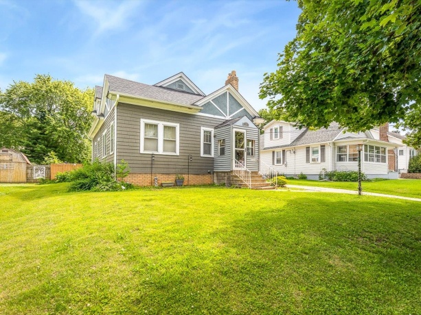 1247 Logan, FREEPORT, Illinois 61032, 4 Bedrooms Bedrooms, ,2 BathroomsBathrooms,House,For Sale,Logan,202603939