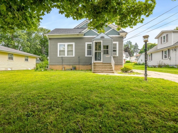 1247 Logan, FREEPORT, Illinois 61032, 4 Bedrooms Bedrooms, ,2 BathroomsBathrooms,House,For Sale,Logan,202603939