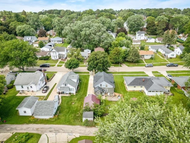 1247 Logan, FREEPORT, Illinois 61032, 4 Bedrooms Bedrooms, ,2 BathroomsBathrooms,House,For Sale,Logan,202603939
