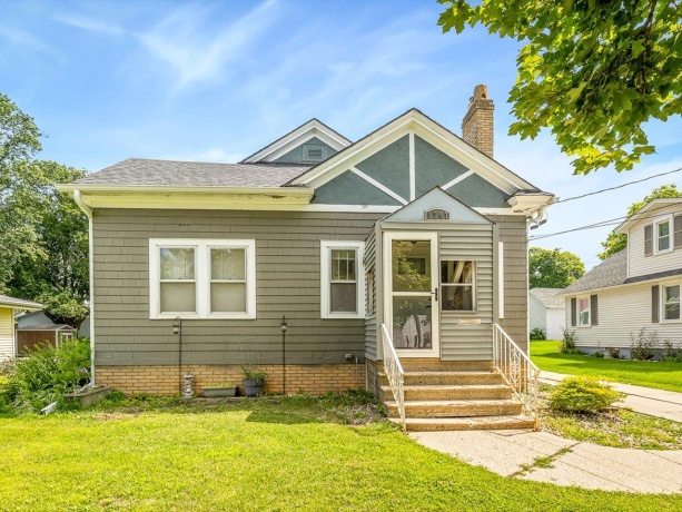 1247 Logan, FREEPORT, Illinois 61032, 4 Bedrooms Bedrooms, ,2 BathroomsBathrooms,House,For Sale,Logan,202603939