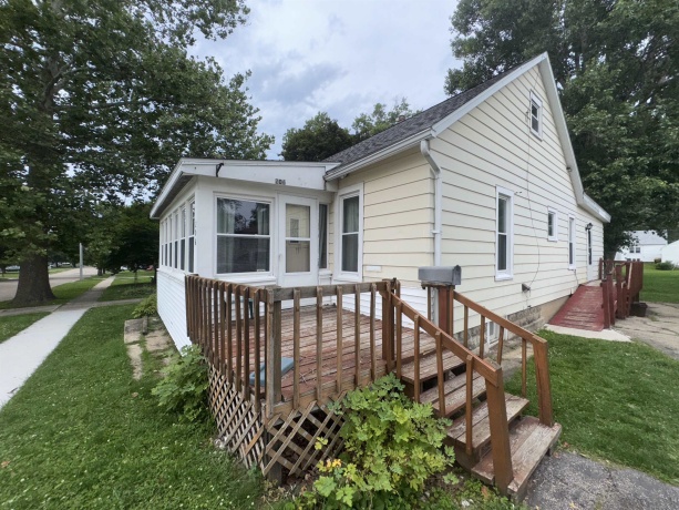 206 Main, MOUNT MORRIS, Illinois 61054, 3 Bedrooms Bedrooms, ,1 BathroomBathrooms,House,For Sale,Main,202603944