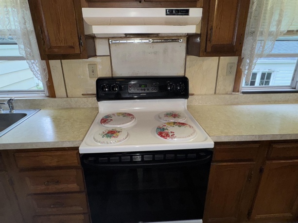 206 Main, MOUNT MORRIS, Illinois 61054, 3 Bedrooms Bedrooms, ,1 BathroomBathrooms,House,For Sale,Main,202603944