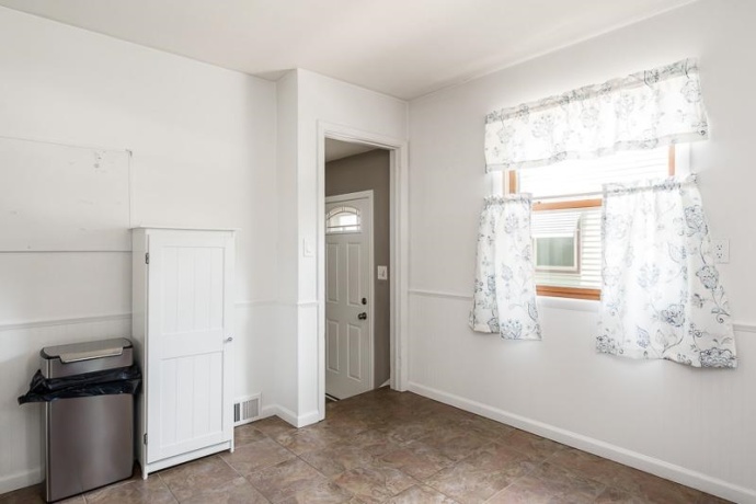 1016 Luther, ROCKFORD, Illinois 61107, 3 Bedrooms Bedrooms, ,1 BathroomBathrooms,House,For Sale,Luther,202603945