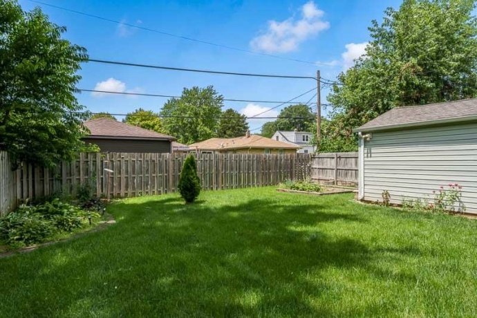 1016 Luther, ROCKFORD, Illinois 61107, 3 Bedrooms Bedrooms, ,1 BathroomBathrooms,House,For Sale,Luther,202603945