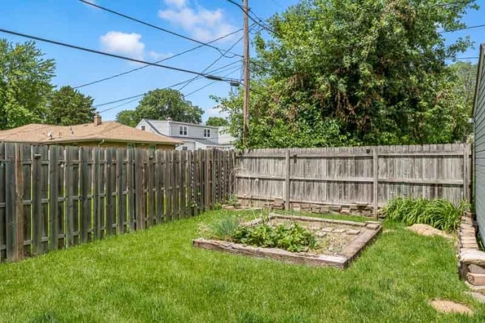 1016 Luther, ROCKFORD, Illinois 61107, 3 Bedrooms Bedrooms, ,1 BathroomBathrooms,House,For Sale,Luther,202603945