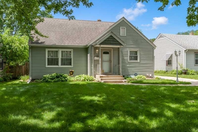 1016 Luther, ROCKFORD, Illinois 61107, 3 Bedrooms Bedrooms, ,1 BathroomBathrooms,House,For Sale,Luther,202603945