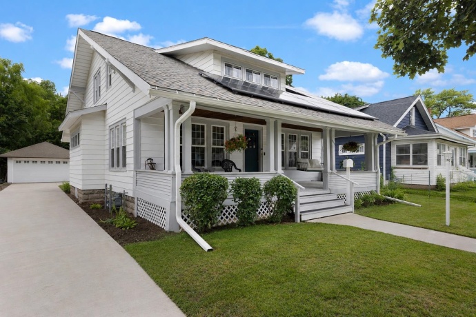 1814 Latham, ROCKFORD, Illinois 61103, 4 Bedrooms Bedrooms, ,2 BathroomsBathrooms,House,For Sale,Latham,202603950