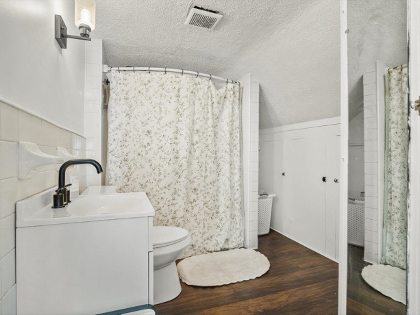 1644 Oakes, ROCKFORD, Illinois 61107, 3 Bedrooms Bedrooms, ,1 BathroomBathrooms,House,For Sale,Oakes,202603951