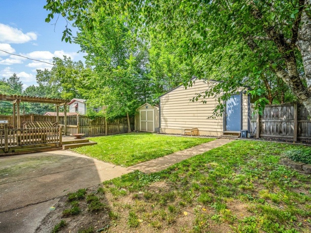 1644 Oakes, ROCKFORD, Illinois 61107, 3 Bedrooms Bedrooms, ,1 BathroomBathrooms,House,For Sale,Oakes,202603951