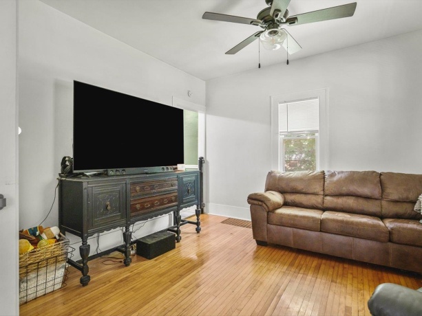 1644 Oakes, ROCKFORD, Illinois 61107, 3 Bedrooms Bedrooms, ,1 BathroomBathrooms,House,For Sale,Oakes,202603951