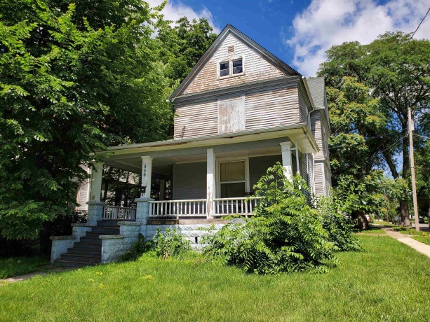 946 North, ROCKFORD, Illinois 61103, 3 Bedrooms Bedrooms, ,2 BathroomsBathrooms,House,For Sale,North,202603414