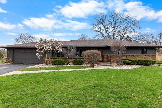 1692 Ben Franklin, ROCKFORD, Illinois 61108, 3 Bedrooms Bedrooms, ,3 BathroomsBathrooms,House,For Sale,Ben Franklin,202602037