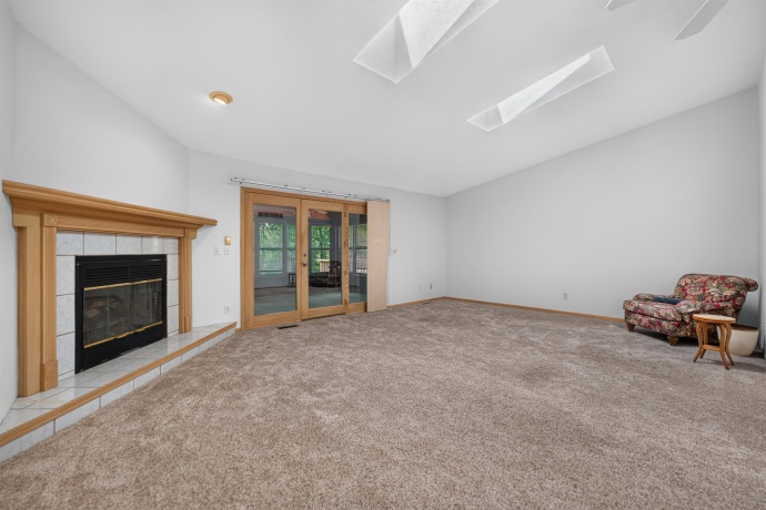 6207 CARRIAGE GREEN, ROCKFORD, Illinois 61108, 2 Bedrooms Bedrooms, ,2 BathroomsBathrooms,Condominium,For Sale,CARRIAGE GREEN,202603956