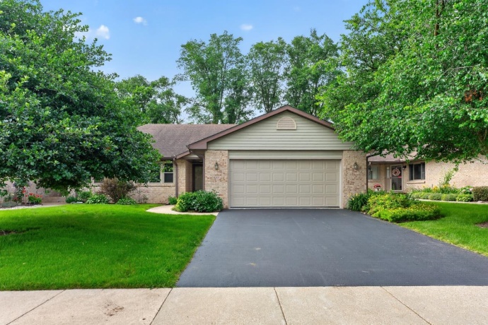 6207 CARRIAGE GREEN, ROCKFORD, Illinois 61108, 2 Bedrooms Bedrooms, ,2 BathroomsBathrooms,Condominium,For Sale,CARRIAGE GREEN,202603956