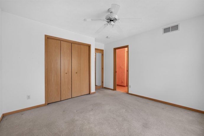 6207 CARRIAGE GREEN, ROCKFORD, Illinois 61108, 2 Bedrooms Bedrooms, ,2 BathroomsBathrooms,Condominium,For Sale,CARRIAGE GREEN,202603956