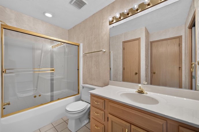 6207 CARRIAGE GREEN, ROCKFORD, Illinois 61108, 2 Bedrooms Bedrooms, ,2 BathroomsBathrooms,Condominium,For Sale,CARRIAGE GREEN,202603956