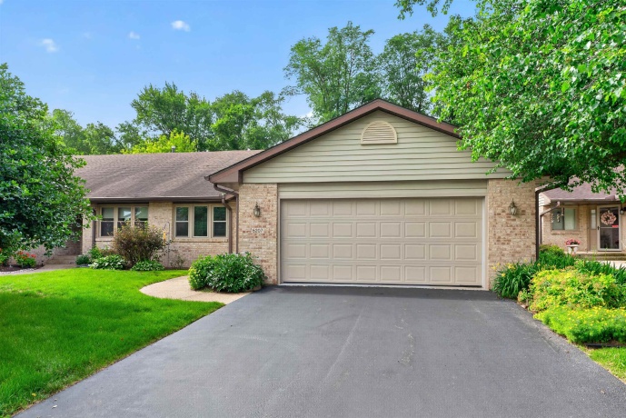 6207 CARRIAGE GREEN, ROCKFORD, Illinois 61108, 2 Bedrooms Bedrooms, ,2 BathroomsBathrooms,Condominium,For Sale,CARRIAGE GREEN,202603956
