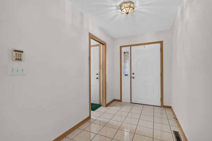 6207 CARRIAGE GREEN, ROCKFORD, Illinois 61108, 2 Bedrooms Bedrooms, ,2 BathroomsBathrooms,Condominium,For Sale,CARRIAGE GREEN,202603956