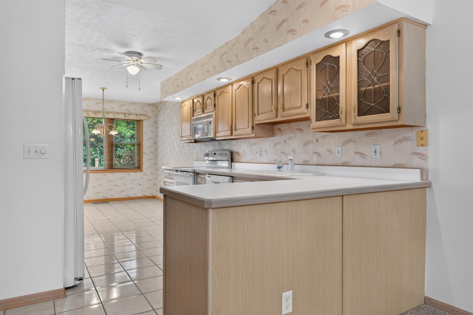 6207 CARRIAGE GREEN, ROCKFORD, Illinois 61108, 2 Bedrooms Bedrooms, ,2 BathroomsBathrooms,Condominium,For Sale,CARRIAGE GREEN,202603956