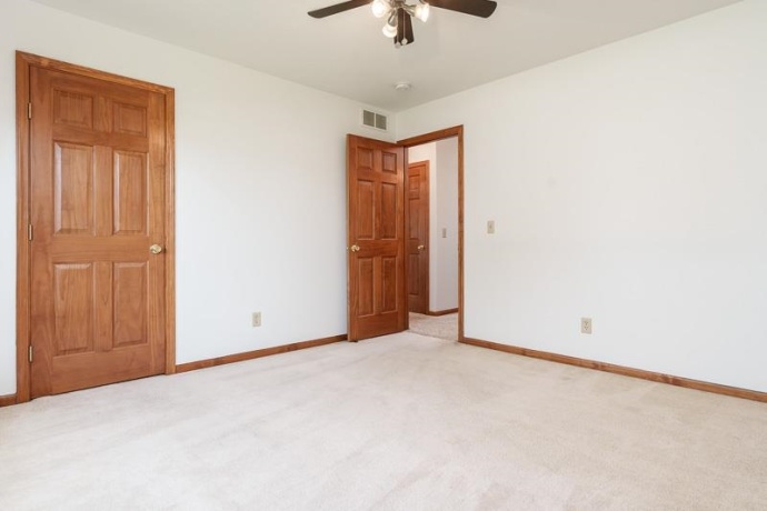 3047 VAUGHNDALE, MACHESNEY PARK, Illinois 61115, 3 Bedrooms Bedrooms, ,2 BathroomsBathrooms,House,For Sale,VAUGHNDALE,202603955