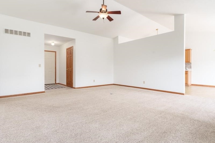 3047 VAUGHNDALE, MACHESNEY PARK, Illinois 61115, 3 Bedrooms Bedrooms, ,2 BathroomsBathrooms,House,For Sale,VAUGHNDALE,202603955