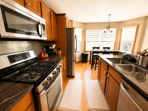 423 cross plains, ROCKFORD, Illinois 61107, 4 Bedrooms Bedrooms, ,3 BathroomsBathrooms,House,For Sale,cross plains,202603957