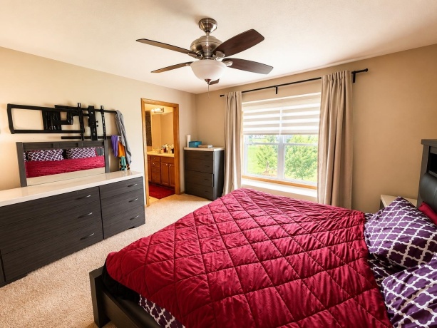 423 cross plains, ROCKFORD, Illinois 61107, 4 Bedrooms Bedrooms, ,3 BathroomsBathrooms,House,For Sale,cross plains,202603957