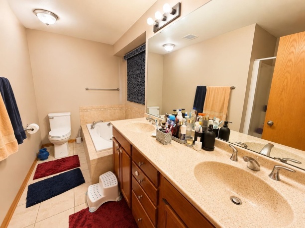 423 cross plains, ROCKFORD, Illinois 61107, 4 Bedrooms Bedrooms, ,3 BathroomsBathrooms,House,For Sale,cross plains,202603957