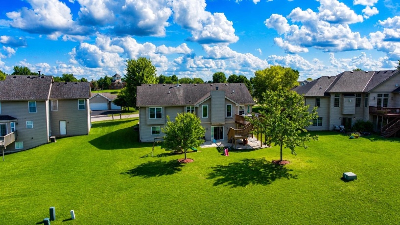 423 cross plains, ROCKFORD, Illinois 61107, 4 Bedrooms Bedrooms, ,3 BathroomsBathrooms,House,For Sale,cross plains,202603957