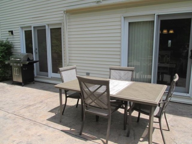 1052 Burke, FREEPORT, Illinois 61032, 4 Bedrooms Bedrooms, ,2 BathroomsBathrooms,House,For Sale,Burke,202603730