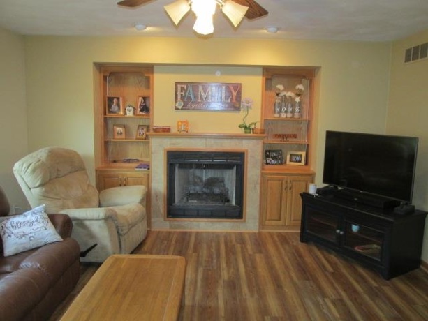 1052 Burke, FREEPORT, Illinois 61032, 4 Bedrooms Bedrooms, ,2 BathroomsBathrooms,House,For Sale,Burke,202603730