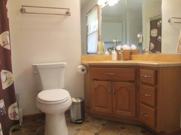 1052 Burke, FREEPORT, Illinois 61032, 4 Bedrooms Bedrooms, ,2 BathroomsBathrooms,House,For Sale,Burke,202603730